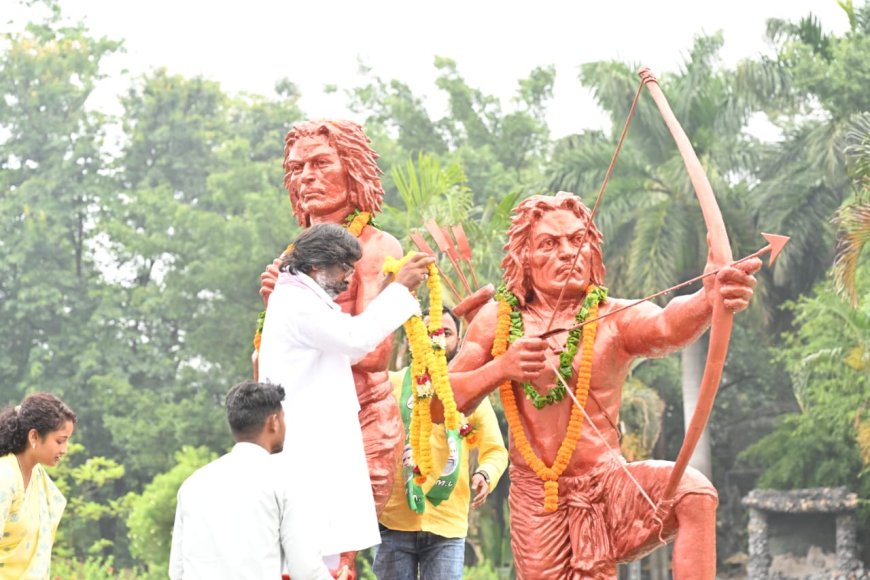 Ranchi News फिर से बने मुख्यमंत्री हेमंत सोरेन पत्नी का भी रहा साथ जाने और क्या क्या हुआ पुरे दिन